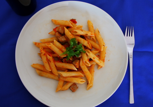 Pasta con atún y alcaparras