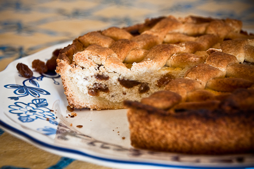 Tarta de requesón y pasas